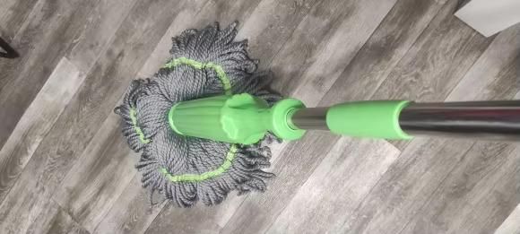 Self-Twisting Water Rotating Mop – Microfiber Cleaning Mop with Steel Handle
